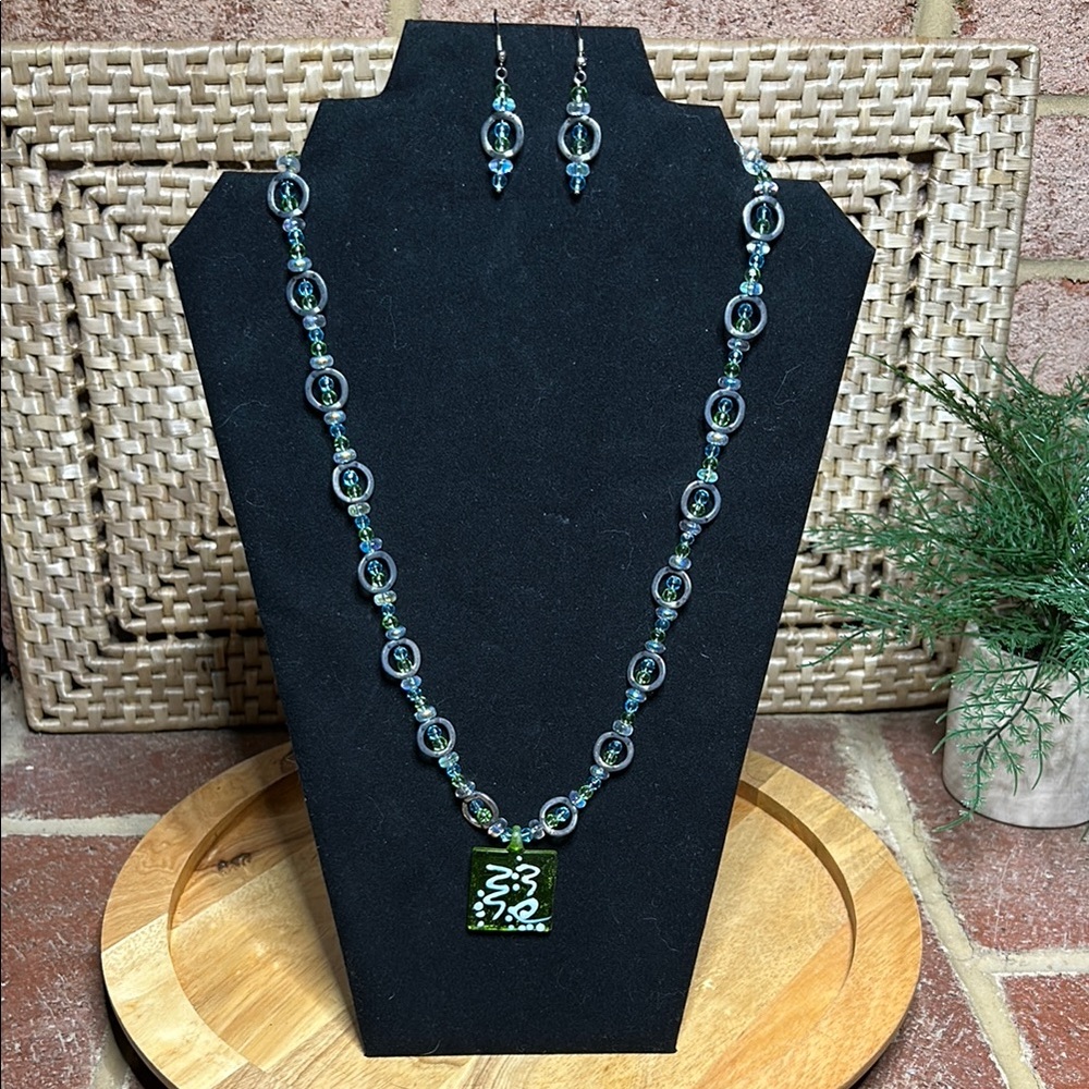 Handmade Elegant Green and Silver Necklace and Earring Set glass beads